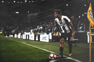 米兰体育网页版登陆-“亚戈·卡尔曼的突破性表现，助阿根廷美洲狮队重回顶级行列”